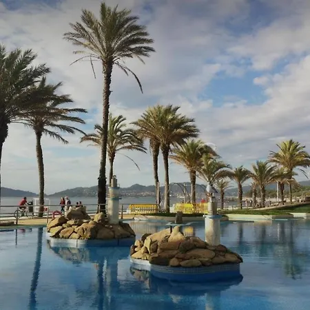 Samil primera línea de playa Vigo Exterior foto